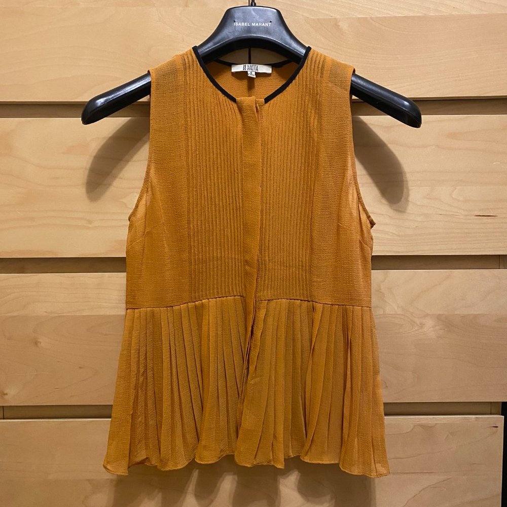 BB DAKOTA BURNT ORANGE PLEATED SHEER SLEEVELESS TOP,  SIZE: SMALL